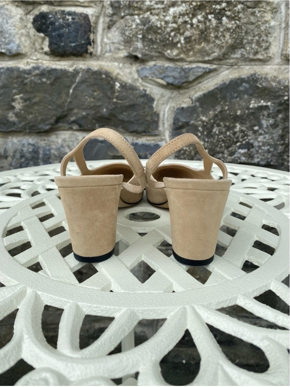 CHANEL Beige and Black Two-Tone Slingback Shoes Size: IT 37 - Picture 4 of 9